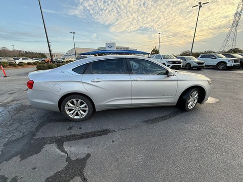 Used 2017 Chevrolet Impala LT image 2