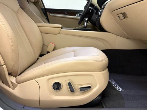 Used 2019 Genesis G80 3.8 RWD image 36