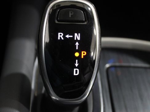 Used 2021 Buick Enclave Essence FWD image 16
