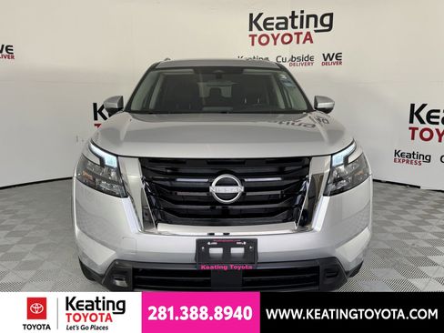 Used 2025 Nissan Pathfinder SV FWD image 10