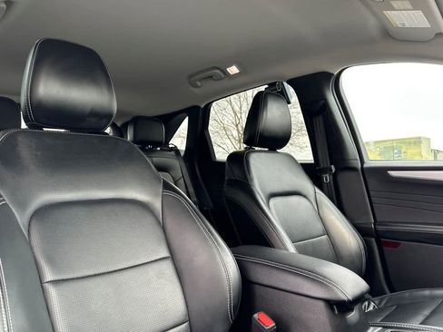 Certified 2025 Ford Escape Platinum image 17