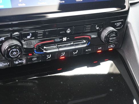 New 2025 Jeep Grand Cherokee Limited w/ Trailer Tow Package image 27