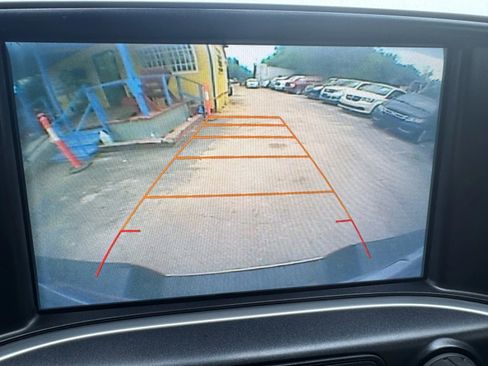 Used 2017 GMC Sierra 1500 SLE w/ SLE Value Package image 24