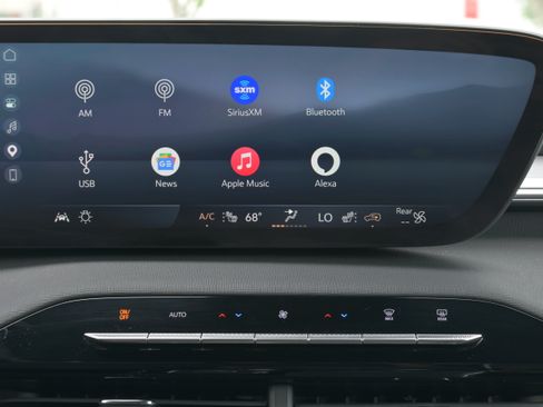 Used 2025 Buick Enclave Preferred FWD image 16