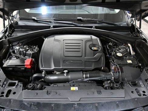 Used 2018 Land Rover Range Rover Velar S image 38