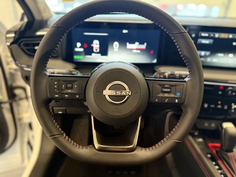Used 2025 Nissan Kicks SR FWD image 25