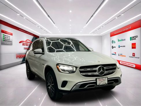 Used 2020 Mercedes-Benz GLC 350e 4MATIC w/ Premium Package image 2