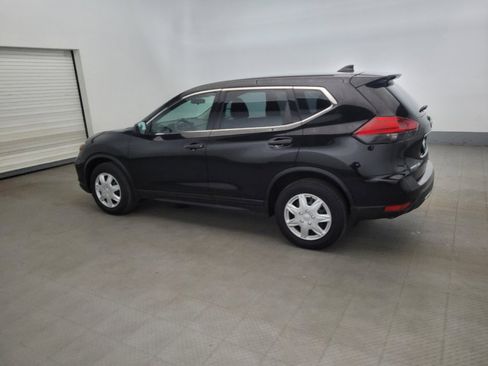 Used 2017 Nissan Rogue S image 3