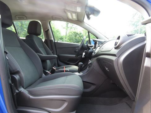 Used 2016 Chevrolet Trax LS AWD/4WD image 13
