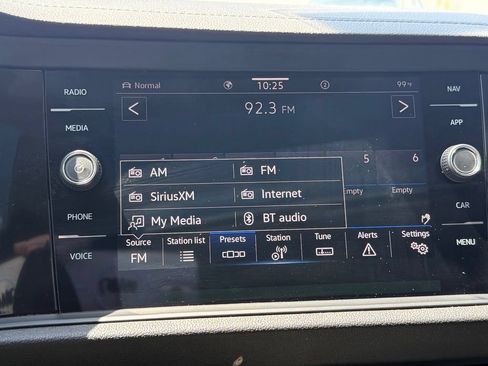 Used 2024 Volkswagen Jetta SEL FWD image 22