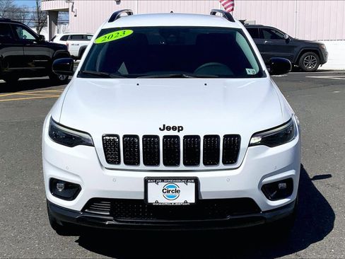 Used 2023 Jeep Cherokee Altitude Lux image 3