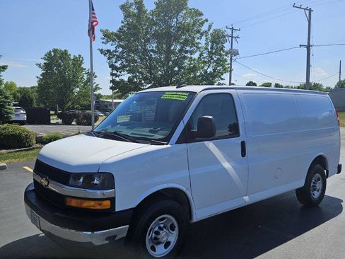 Used 2020 Chevrolet Express 3500 w/ Driver Convenience Package RWD image 1