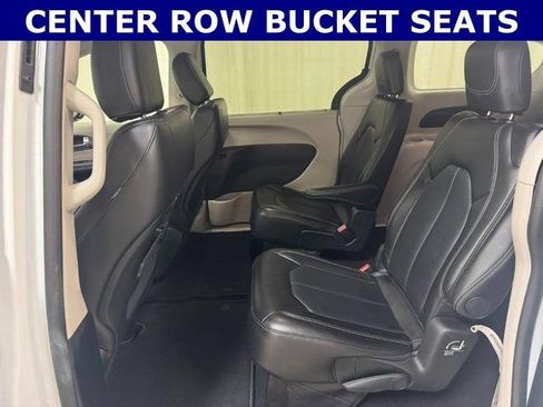 Used 2024 Chrysler Pacifica Touring-L image 24