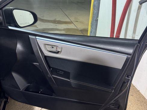 Used 2014 Toyota Corolla LE image 9