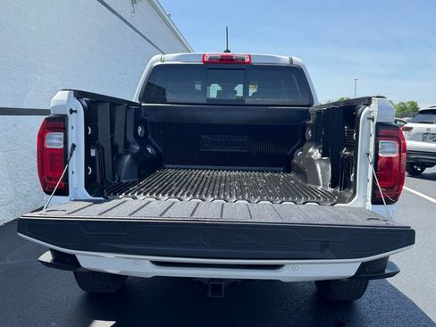 Used 2025 GMC Canyon Elevation AWD/4WD image 8