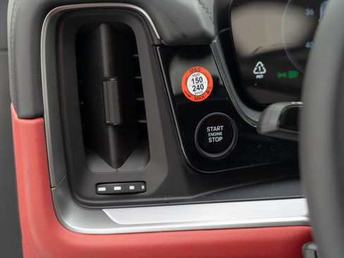 New 2026 Porsche Cayenne S image 29