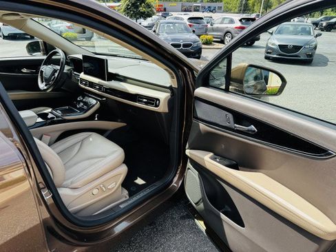 Used 2022 Lincoln Nautilus FWD w/ Premium Package image 20