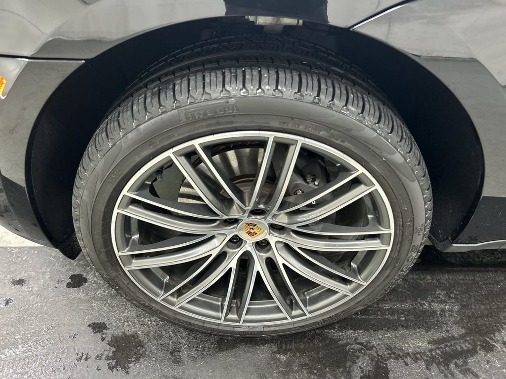 Used 2026 Porsche Macan AWD/4WD image 8