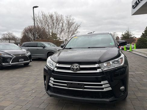 Used 2019 Toyota Highlander XLE image 29