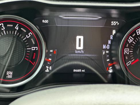 Used 2021 Dodge Challenger SXT AWD/4WD image 24