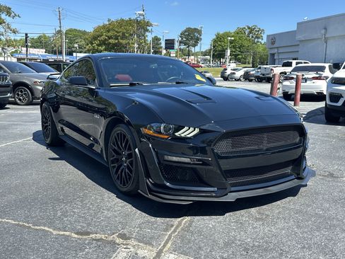 Used 2019 Ford Mustang GT Premium w/ GT Performance Package RWD image 2