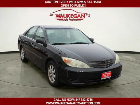 Used 2002 Toyota Camry XLE image 4