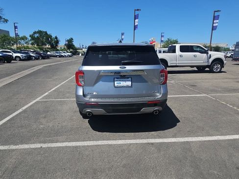 Certified 2023 Ford Explorer Limited AWD/4WD image 7