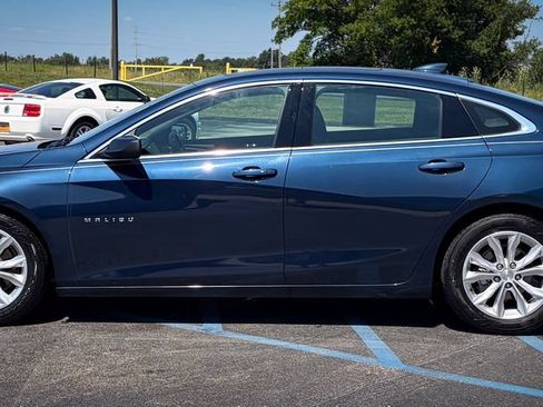 Used 2019 Chevrolet Malibu Hybrid w/ Leather Package FWD image 18