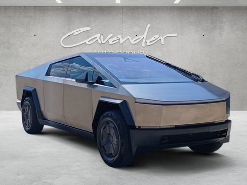 Used 2025 Tesla Cybertruck AWD Crew Cab image 2