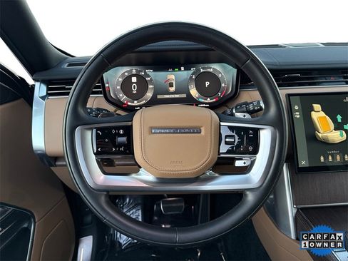 Used 2025 Land Rover Range Rover Long Wheelbase SE image 12
