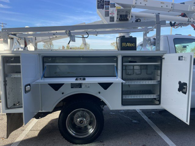 Used 2016 Ford F550 4x4 Regular Cab Super Duty image 13