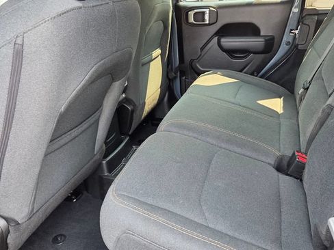 Used 2024 Jeep Wrangler Unlimited AWD/4WD image 12