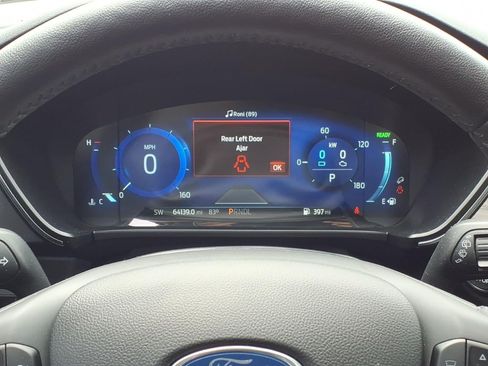 Used 2020 Ford Escape Titanium w/ Titanium Premium Package 2.0 AWD/4WD image 10