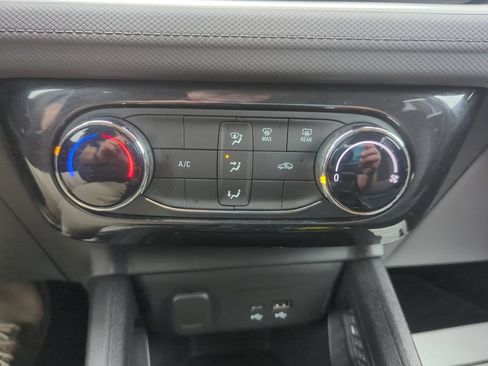 Certified 2025 Chevrolet TrailBlazer LT AWD/4WD image 22