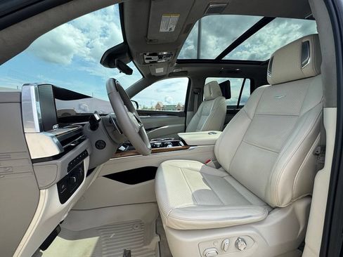 Certified 2025 Cadillac Escalade Sport Platinum w/ LPO, ONYX Package AWD/4WD image 27