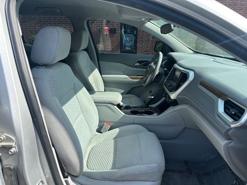 Used 2018 GMC Acadia SLE FWD image 19