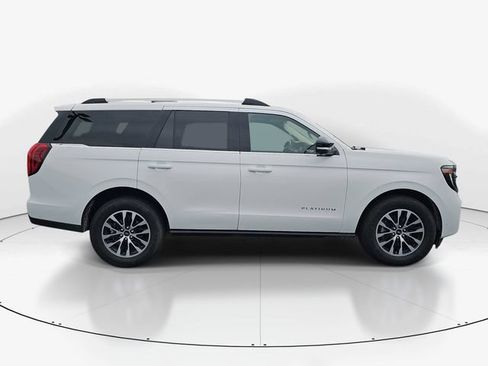 Certified 2025 Ford Expedition Platinum AWD/4WD image 3