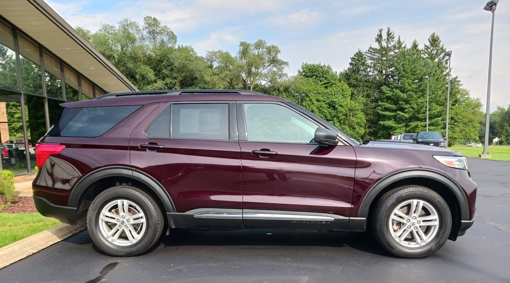 Used 2022 Ford Explorer XLT w/ Equipment Group 202A AWD/4WD image 14