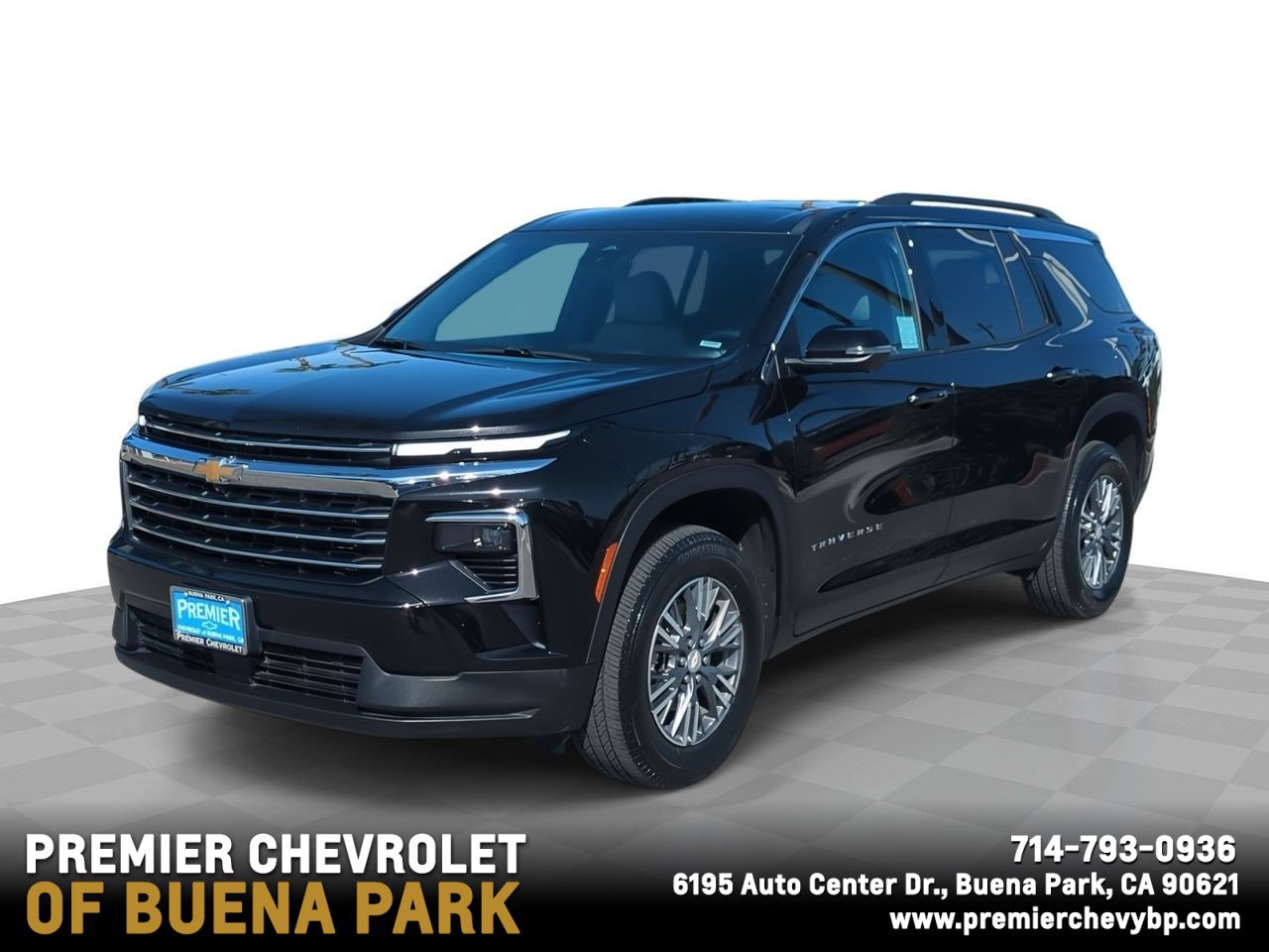 Used 2026 Chevrolet Traverse LT w/ Driver Confidence Package FWD image 1