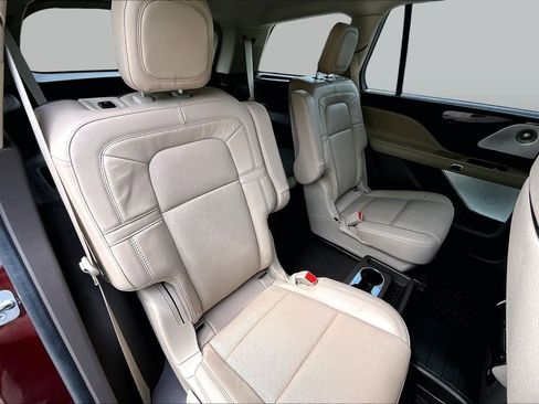Used 2022 Lincoln Aviator Grand Touring w/ Equipment Group 301A AWD/4WD image 20