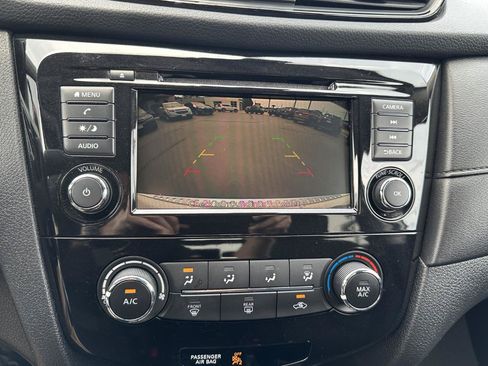 Used 2019 Nissan Rogue S w/ Special Edition Package AWD/4WD image 68