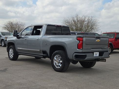 Used 2024 Chevrolet Silverado 2500 High Country w/ High Country Premium Package image 5