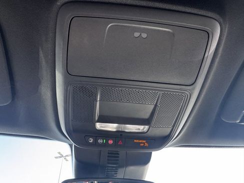 Used 2025 Buick Enclave Preferred image 23