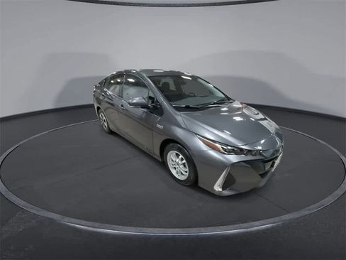 Used 2017 Toyota Prius Prime Plus image 2
