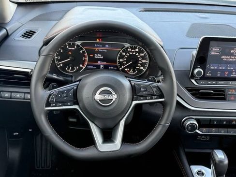 Used 2025 Nissan Altima 2.5 SR AWD/4WD image 18