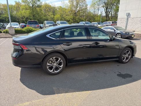 Used 2023 Honda Accord EX image 10