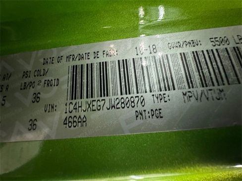 Used 2018 Jeep Wrangler Unlimited Sahara w/ Uconnect 4C Nav & Sound Group image 27