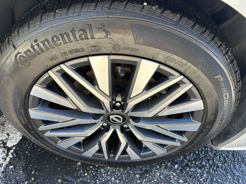 Used 2023 Nissan Altima 2.5 SV w/ SV Premium Package FWD image 6