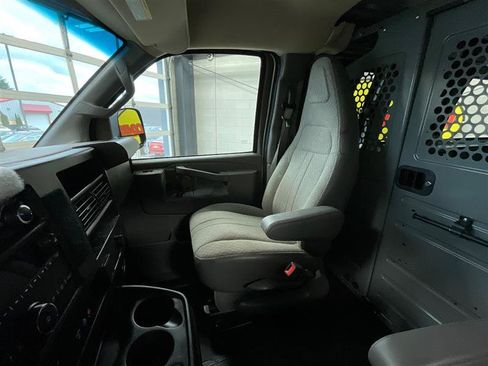 Used 2024 Chevrolet Express 2500 w/ Driver Convenience Package RWD image 12