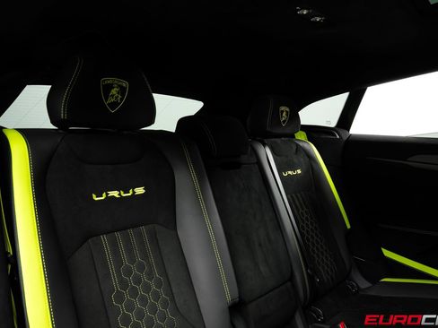 Used 2023 Lamborghini Urus Performante AWD/4WD image 43